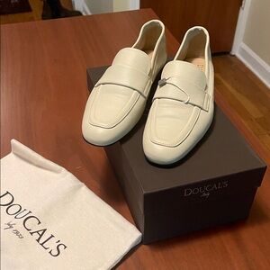 Doucal's Off-White Leathr Women’s Loafers